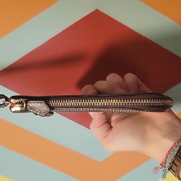 Dooney & Bourke Giraffe Printed Leather Credit Card Zipper Wristlet Wallet - Picture 8 of 12